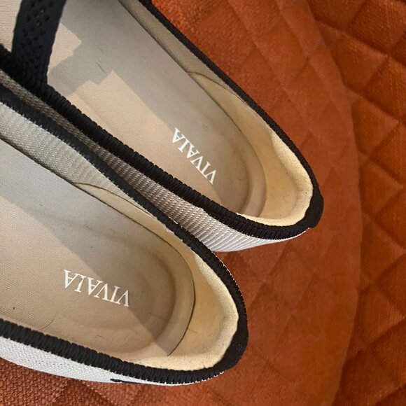 Almost New VIVAIA Tamia Mary-Jane Almond Black Toe Cap Size 7 - Picture 8 of 9